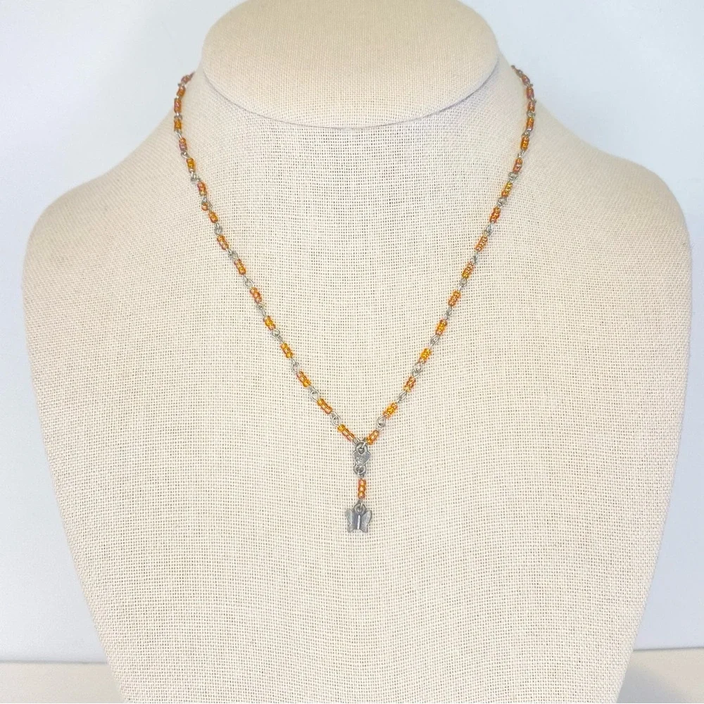 Vintage Butterfly Pendant Necklace Glass Bead Silver Tone Dainty Whimisical‎